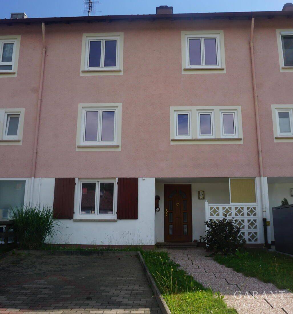 Familienfreundliches Reihenmittelhaus in Oberndorf sucht neue Eigentümer, 78727 Oberndorf am Neckar