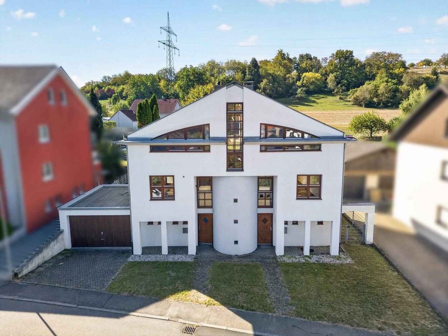 Architektur mit Charakter: Einfamilienhaus mit Einliegerwohnung in Keltern, 75210 Keltern