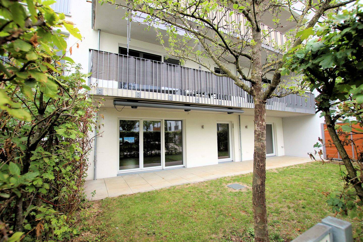 Großzügige, attraktive 3-Zimmer-Wohnung mit Terrasse, TG-Stellplatz und Garten!, 85716 Unterschleißheim