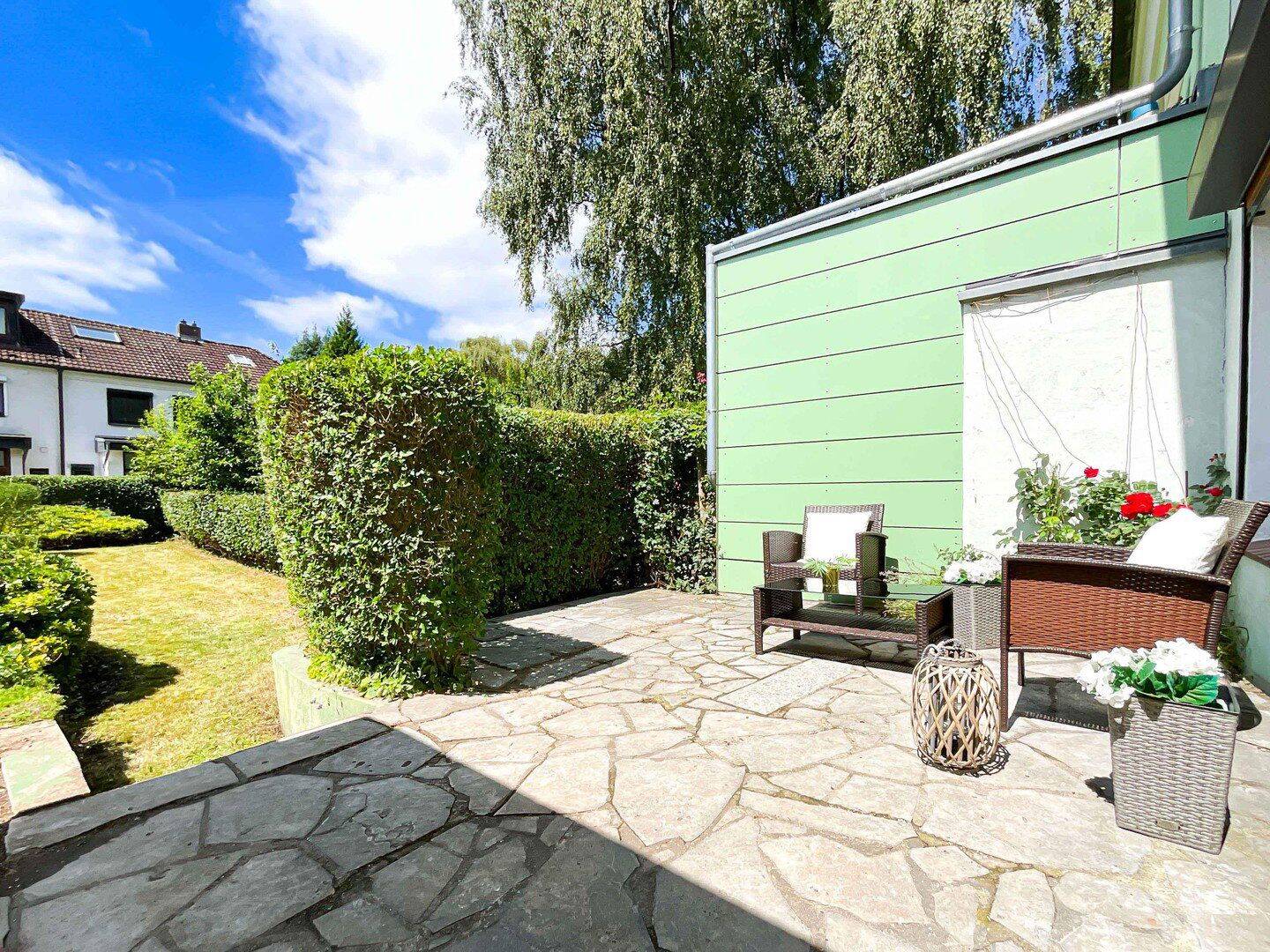 Ein Zuhause zum Wohlfühlen – Reihenmittelhaus mit Garten, sofort bezugsfrei, 22149 Hamburg (Wandsbek Rahlstedt Tonndorf)