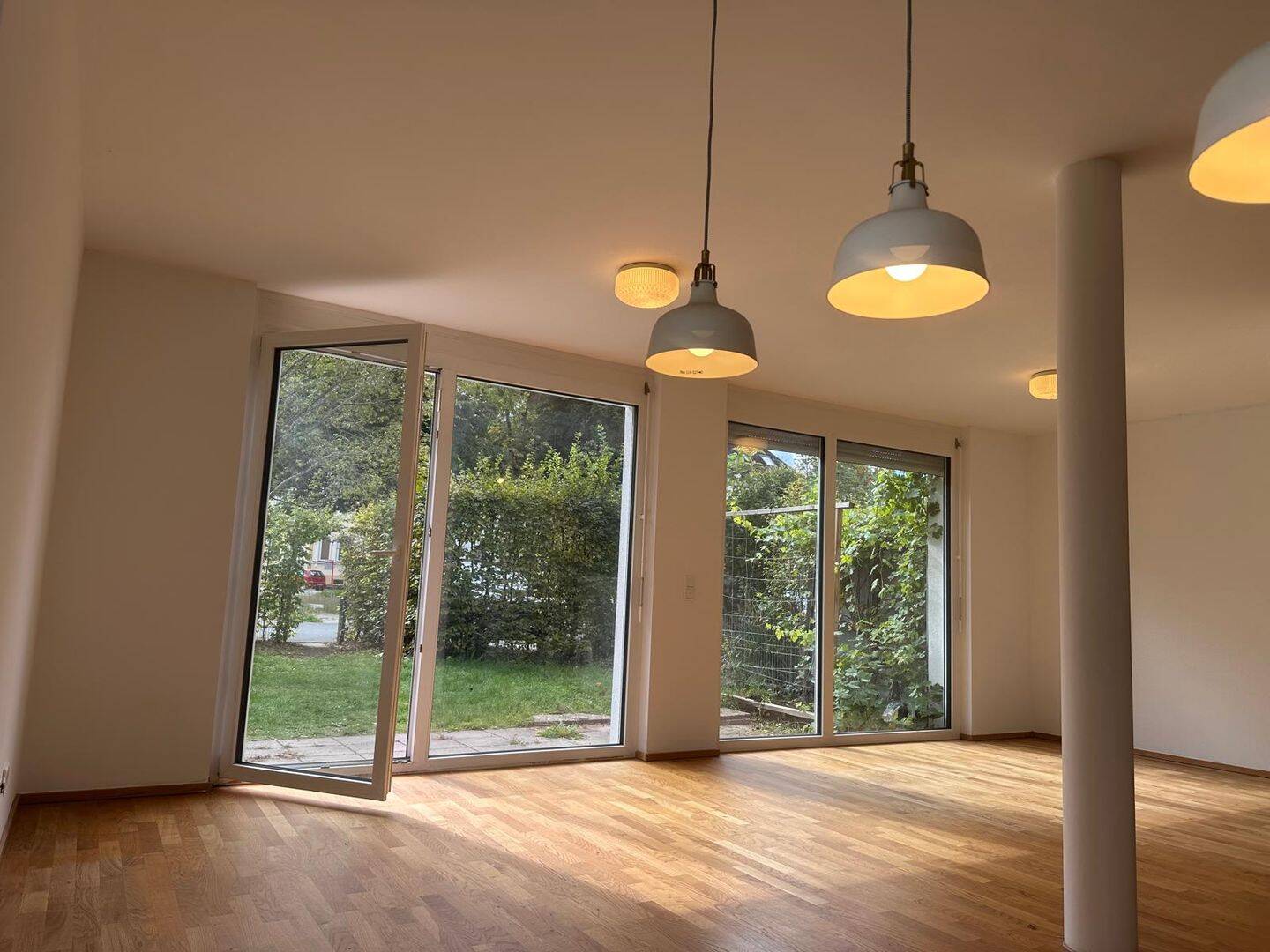 Modernes Reihenendhaus mit Garten, Terrasse, 2 Bädern und 2 Stellplätzen, 91301 Forchheim