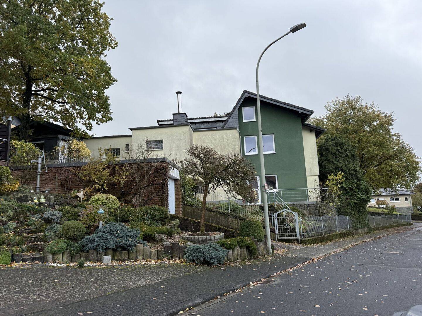 Großzügiges Wohnhaus mit Raum zur individuellen Nutzung, auch ideal als Mehrgenerationshaus nutzbar., 54558 Gillenfeld