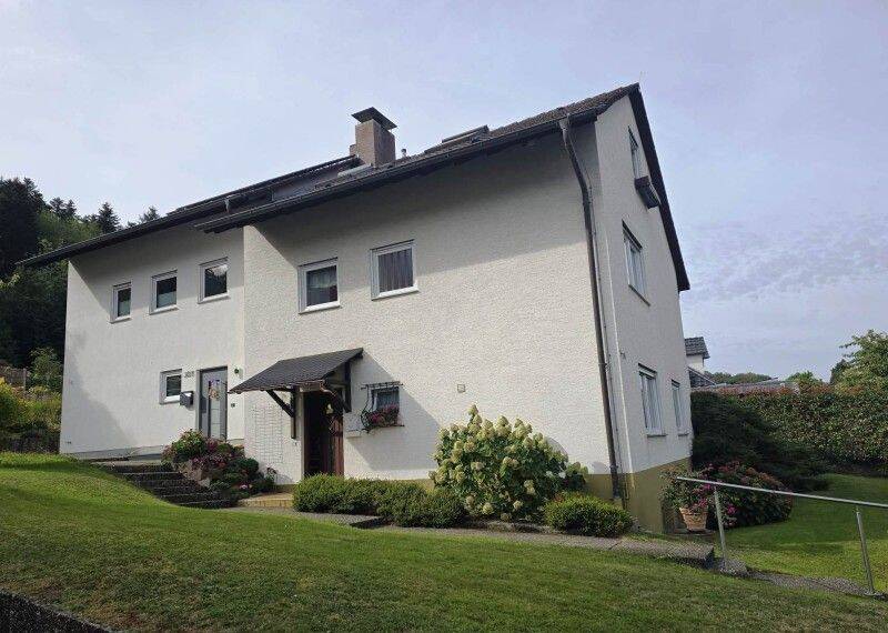 Gepflegte Doppelhaushälfte mit Wintergarten, 79410 Badenweiler