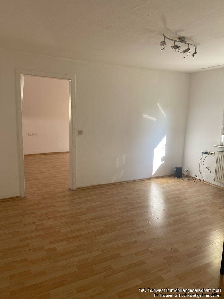 2 Zimmer Dachgeschosswohnung im Ortskern von Heilbronn ab sofort bezugsfrei 920,. € Warmmiete, 74072 Heilbronn (Heilbronn)