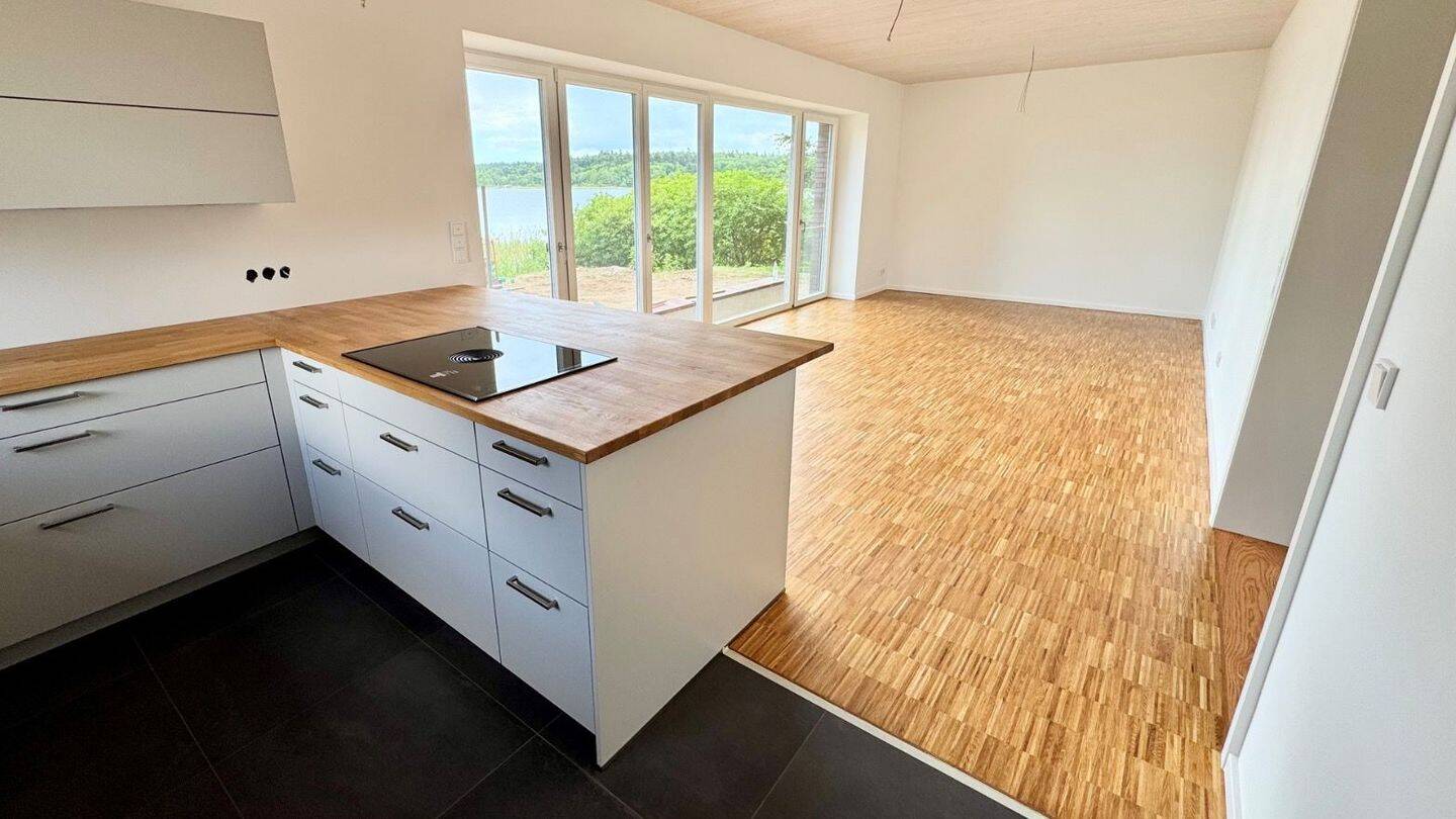 Lichtdurchflutete Maisonettewohnung mit Seeblick und Stegzugang direkt am Großen Pönitzer See, 23684 Scharbeutz