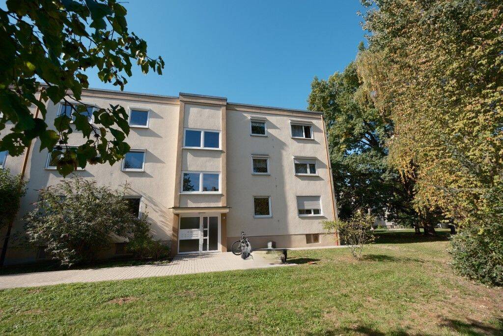Gepflegte 3-Zi. ETW mit Balkon in Nürnberg Zerzabelshof / Wohnung kaufen, 90480 Nürnberg (Gleißhammer Mögeldorf Tiergarten Weichselgarten Zerzabelshof)