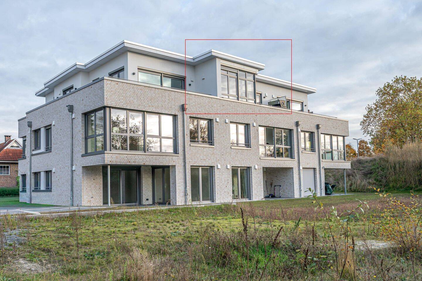 Wunderschöne Wohnung mit Dachterrasse und Wintergarten, 26316 Varel