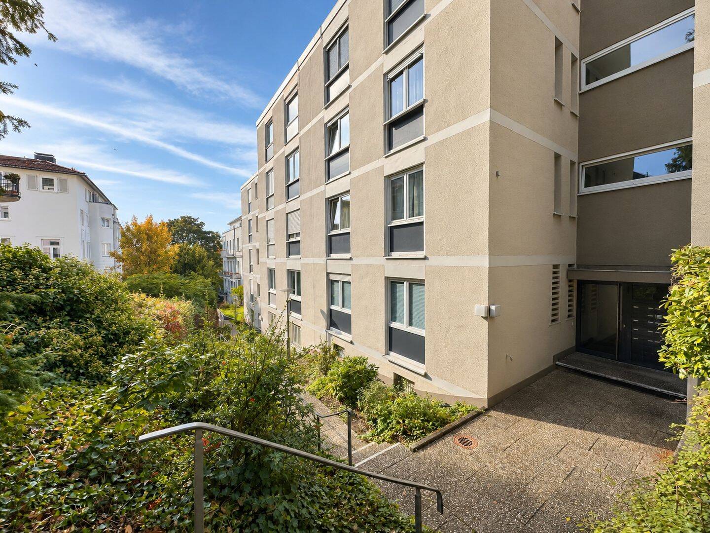 Modernisierte, vermietete 2-Zimmer-Wohnung nahe Kurhaus und Kurpark, 65193 Wiesbaden (Sonnenberg Wiesbaden)