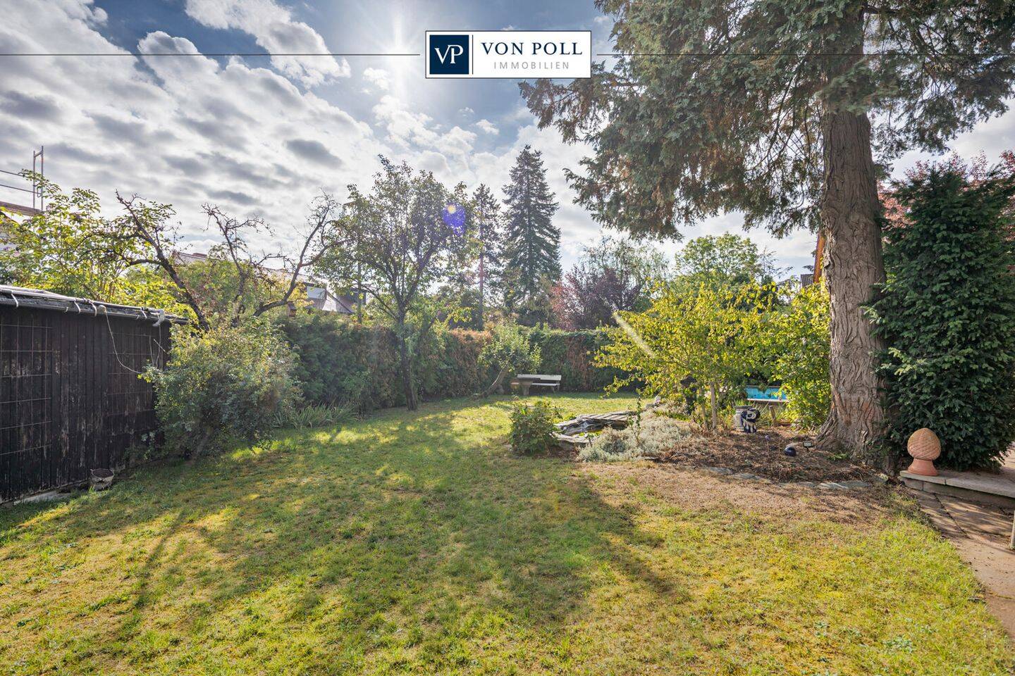 Doppelhaushälfte mit großzügigem Grundstück, Gartenidylle und Entwicklungsperspektive, 81247 München (Allach-Untermenzing Pasing-Obermenzing)