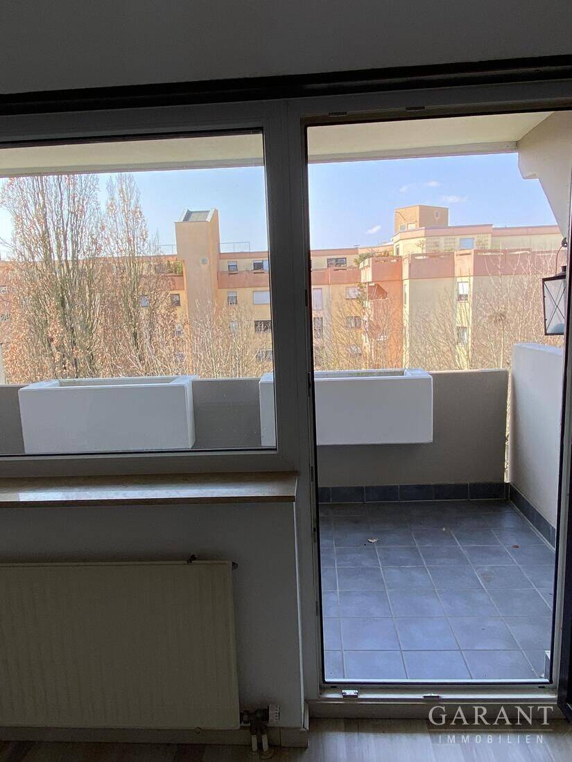 Gepflegte 2 1/2 Zimmer-Wohnung mit Balkon und PKW-Stellplatz!, 71732 Tamm