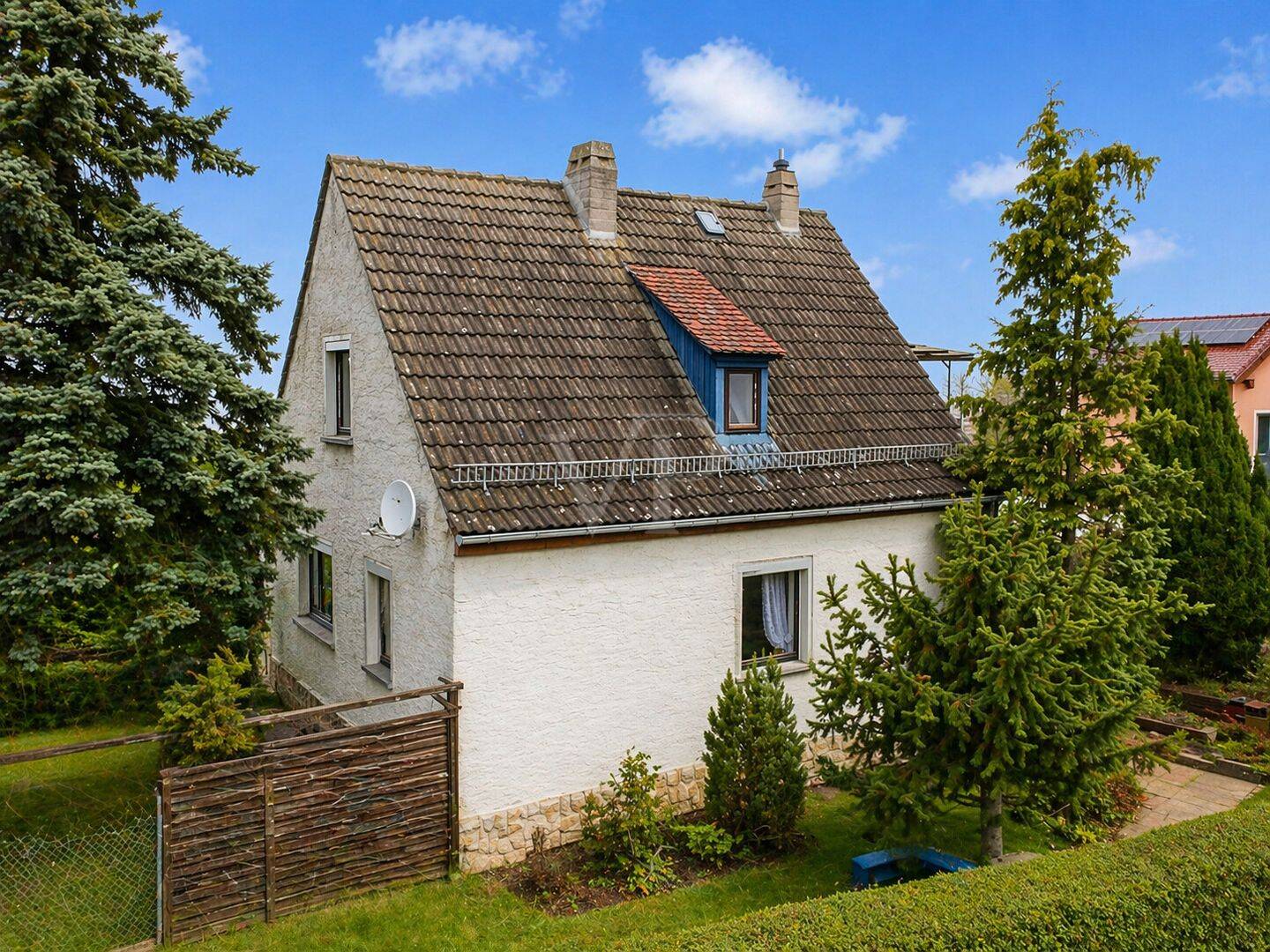 Kompaktes Einfamilienhaus in Isseroda, 99428 Weimar