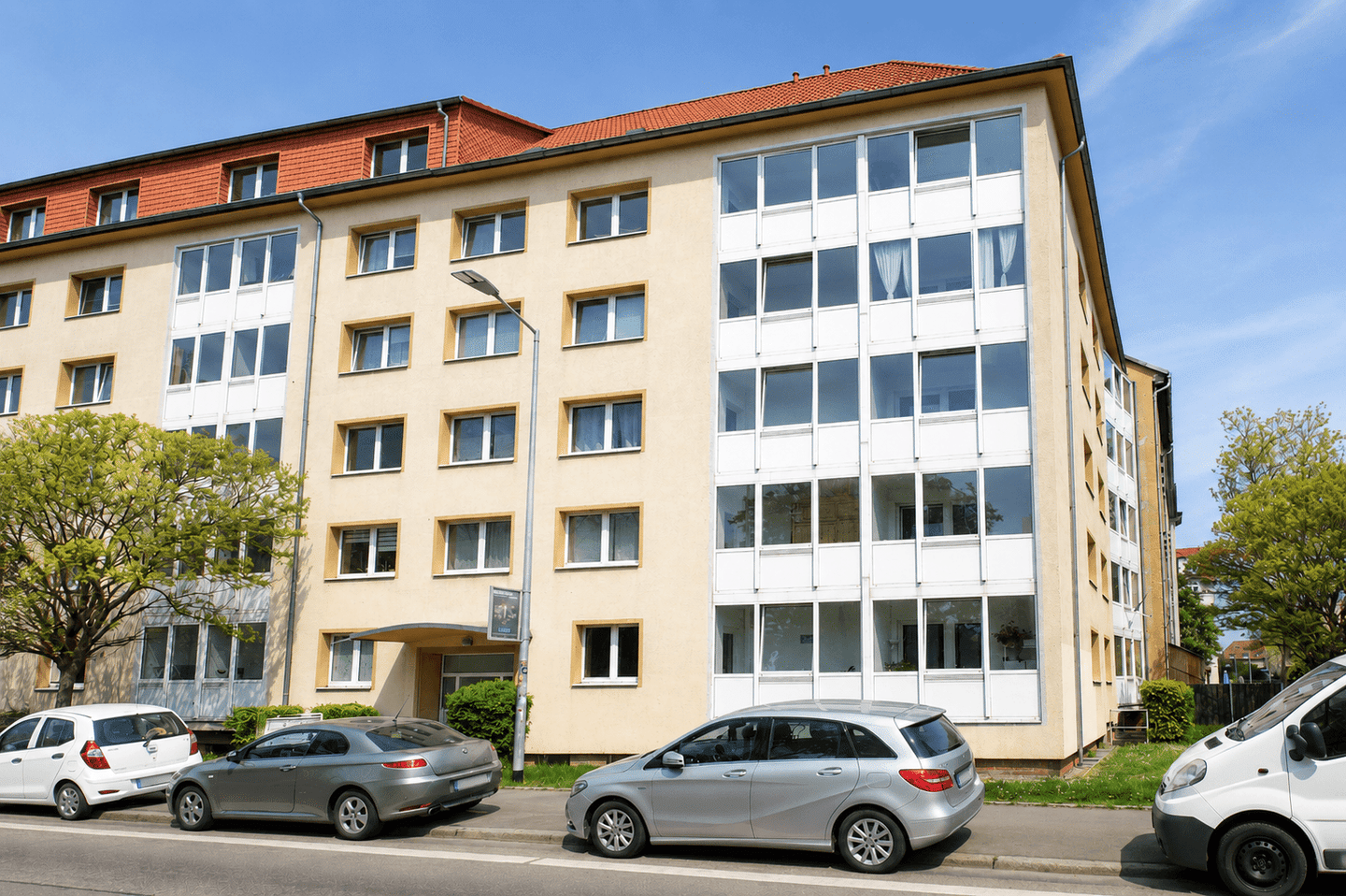 WG-geeignete 2-Zimmer-DG-Wohnung im Herzen von Erfurt, 99085 Erfurt (Daberstedt Hohenwinden Ilversgehofen Johannesvorstadt Krämpfervorstadt)