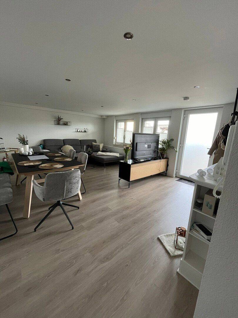 Helle 2 Zimmer Wohnung mit großer Terasse, EInbauküche, Carport, 75045 Walzbachtal