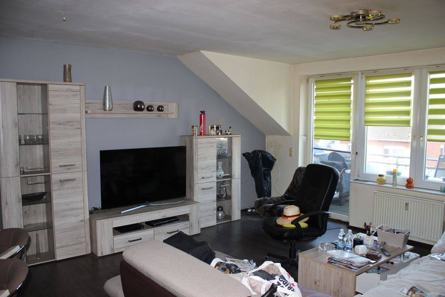 DUISBURG RHEINHAUSEN FRIEMERSHEIM SCHÖNE MÖBLIERTE 2 ZKB DACHGESCHOSS-WOHNUNG IN RUHIGER LAGE, 47229 Duisburg (Bergheim Friemersheim Rheinhausen-Mitte)