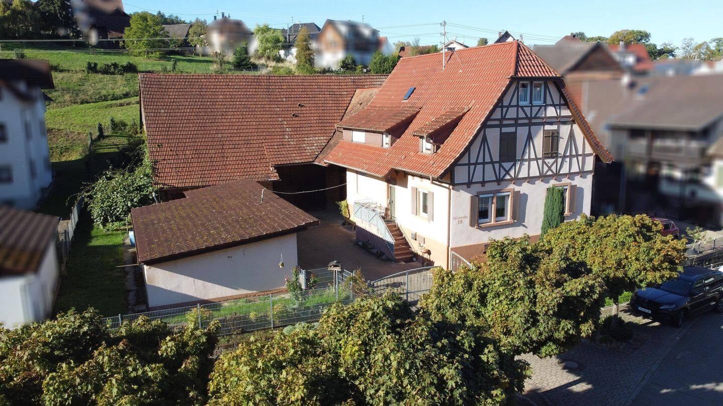 Freistehendes Einfamilienhaus mit großer Scheune & weitläufigem Garten in Diersburg, 77749 Hohberg