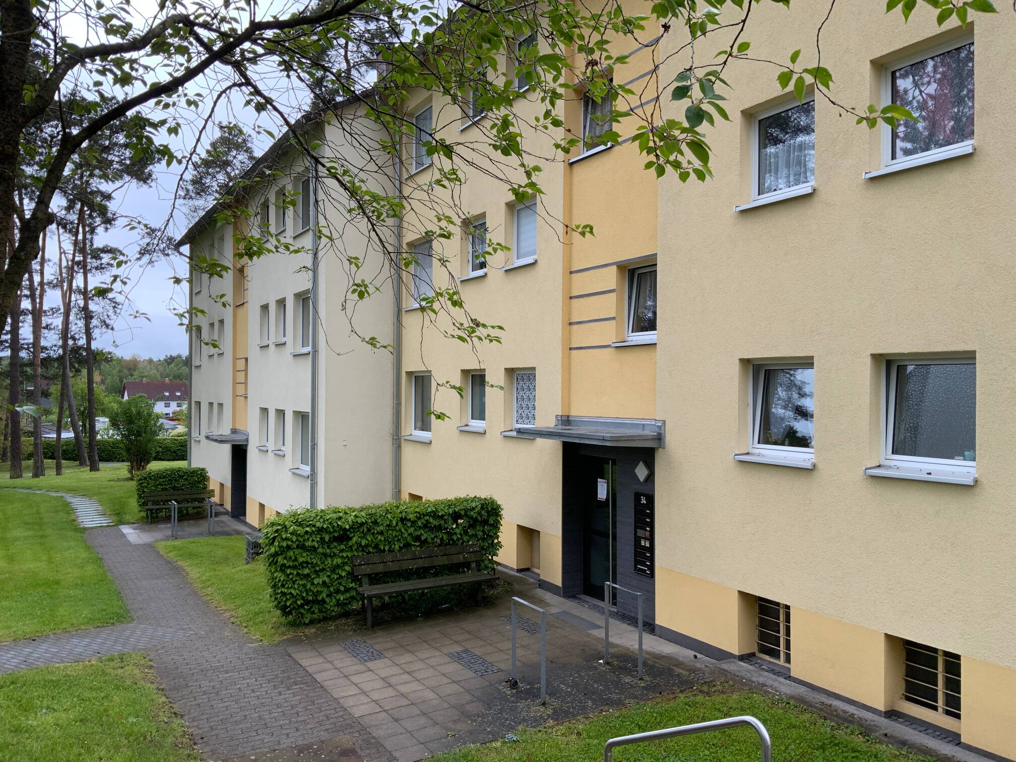 Erstbezug nach Sanierung – Wohnen im Eichenhain mit Balkon und neuen Bodenbelägen, 35260 Stadtallendorf