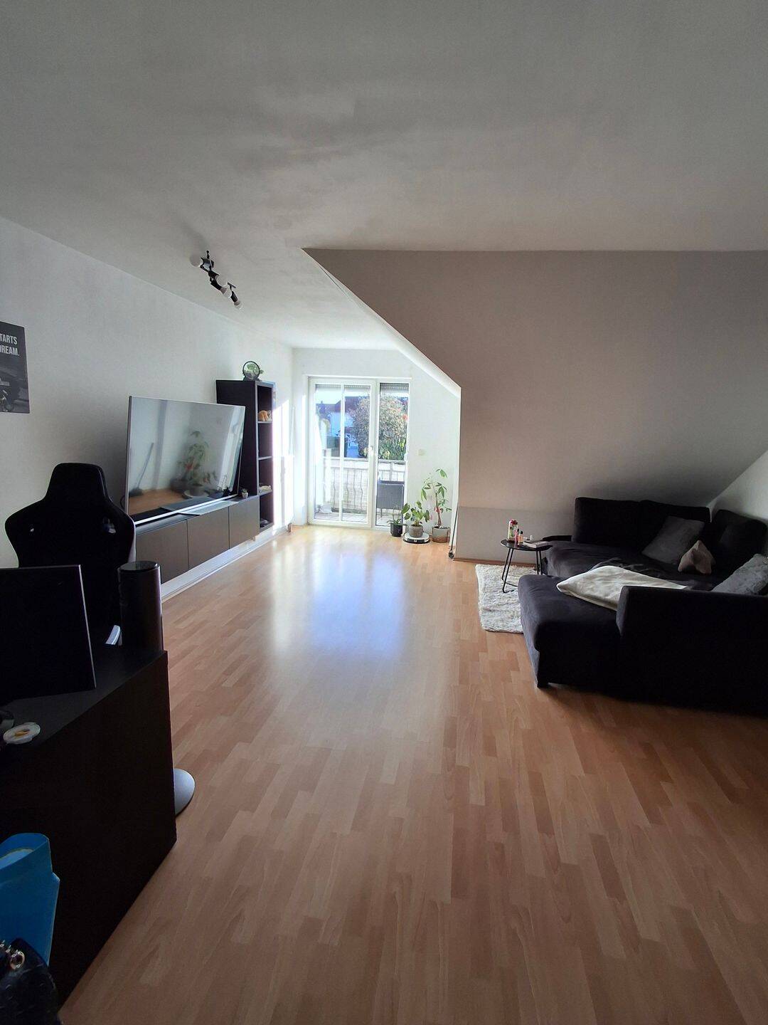 Gepflegte 2-ZKB DG-Wohnung mit Balkon in schöner ruhiger Lage, 85139 Wettstetten