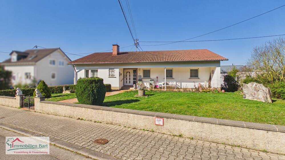 GRENZE LUXEMBURG: 5 SCHLAFZIMMER / 2 BÄDER / 3 GARAGEN IN PERL-BESCH!, 66706 Perl