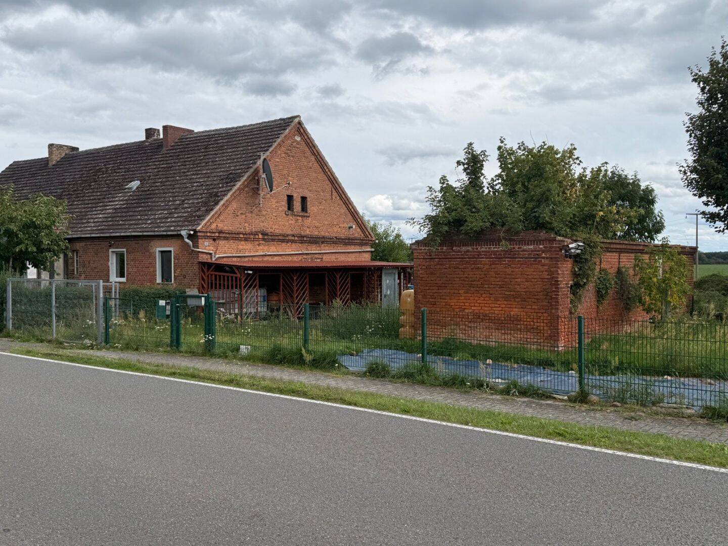 Gemütliches Eigenheim mit viel Potenzial – Gestalten Sie Ihr Traumhaus zum fairen Preis!, 15848 Tauche