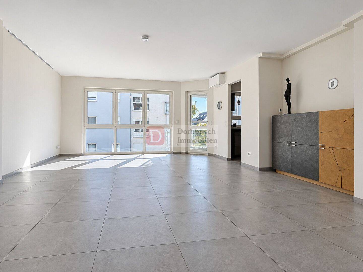 Top!! Hochwertig modernisierte 3-Zimmer-Wohnung mit Klimaanlage, Einbauküche und TG-Stellplatz, 60388 Frankfurt am Main (Bergen-Enkheim Seckbach)
