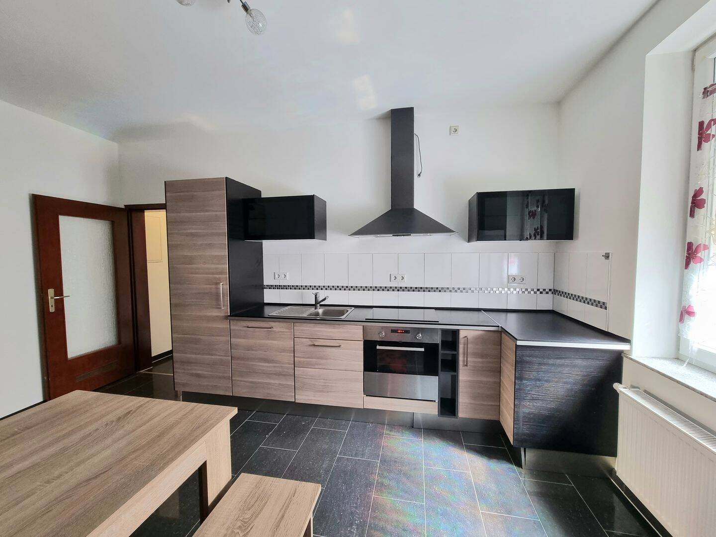 gepflegte 2 Zimmer Wohnung in der Nürnberger Südstadt / Einbauküche Ablöse 1500 €, 90441 Nürnberg (Gibitzenhof Sandreuth Schweinau Werderau)