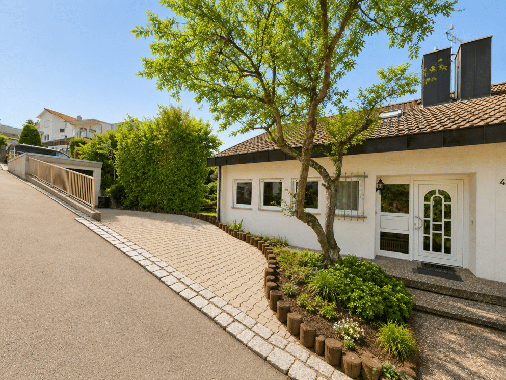 Ruhig & zentral: Haus in Böblingens Toplage mit XL-Garten und wohnlichem Raumplus für Gäste, 71032 Böblingen