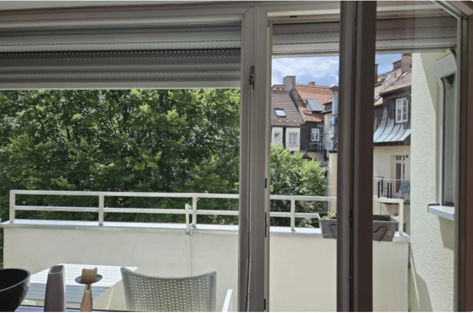 Möblierte schöne 1-Zi-Wohnung mit Balkon und EBK in München Thalkirchen, 81379 München (Sendling Sendling-Westpark Thalk. Obersendl.-Forsten-Fürstenr.-Solln)