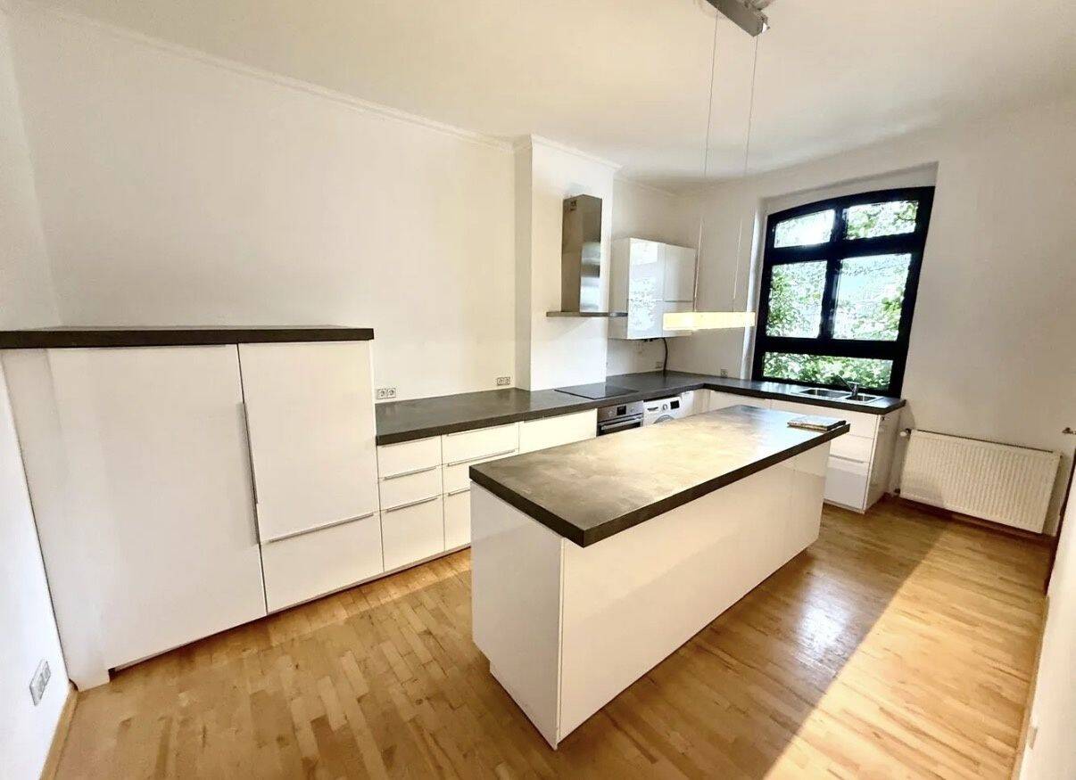 Charmante Altbauwohnung in Düsseldorf-Derendorf: 4 Zimmer mit Flair, 40477 Düsseldorf (Derendorf Golzheim Pempelfort)
