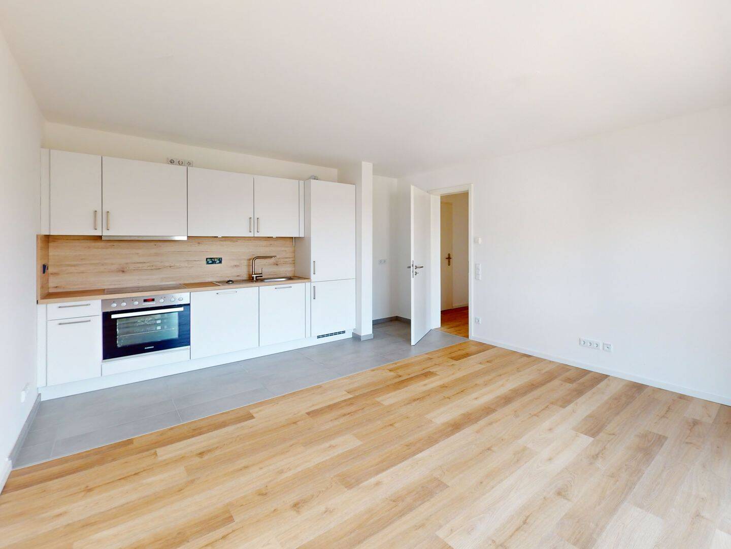 Helle 2 Zimmerwohnung mit Einbauküche und Balkon, 90443 Nürnberg