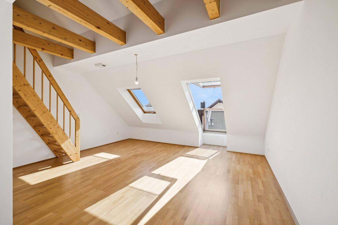 Reihenmittelhaus in Erding, Top Zustand, energieeffizient, ideal für Familien mit Platzbedarf, 85435 Erding