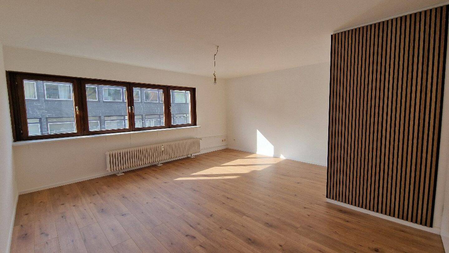 Stylische und renovierte 1-Zimmer Wohnung Nähe Schwebebahn Barmen, 42283 Wuppertal (Barmen)