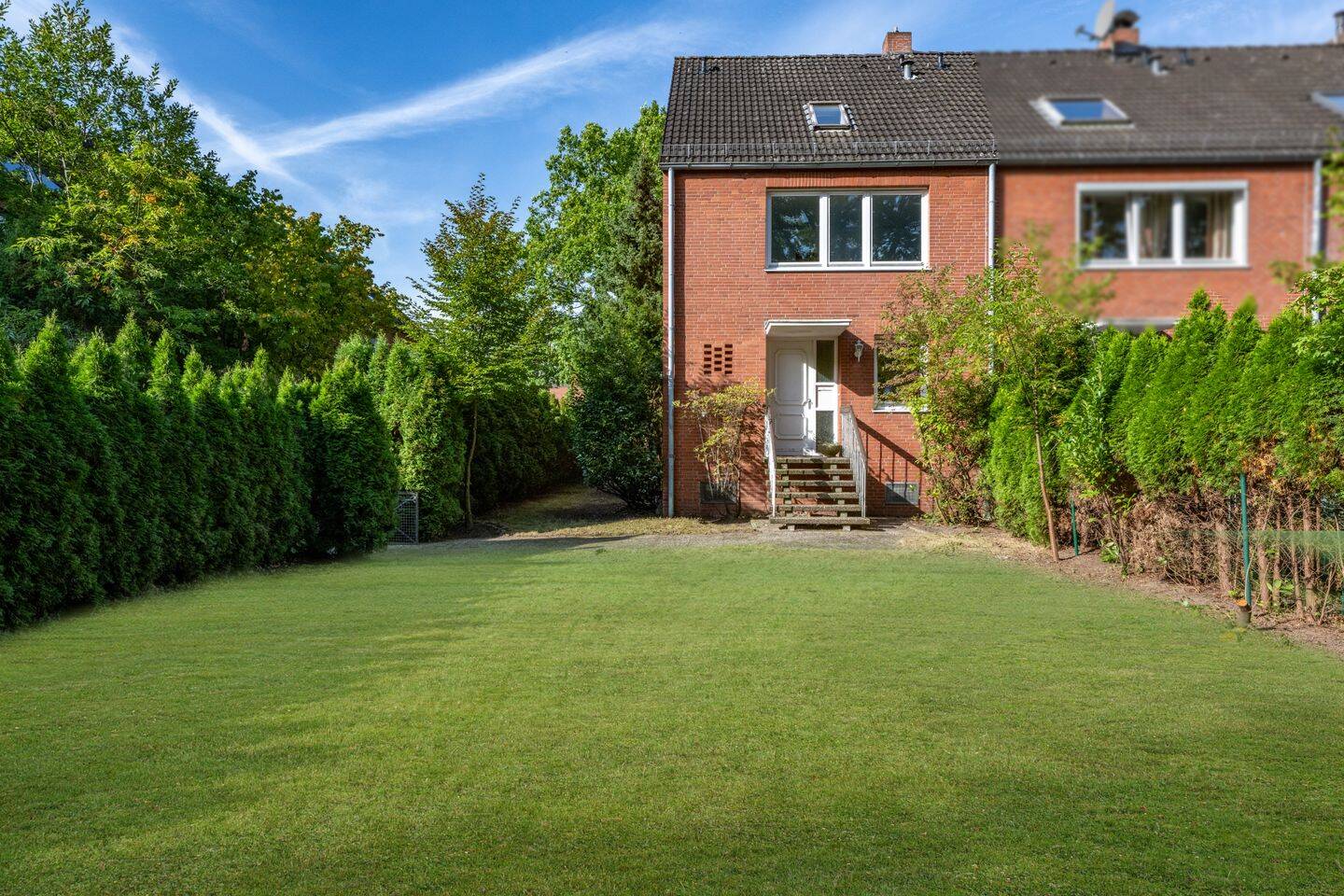 Viel Platz für Ihre Wohnträume – Reihenendhaus mit 6 Zimmern, 28359 Bremen (Horn Lehe)