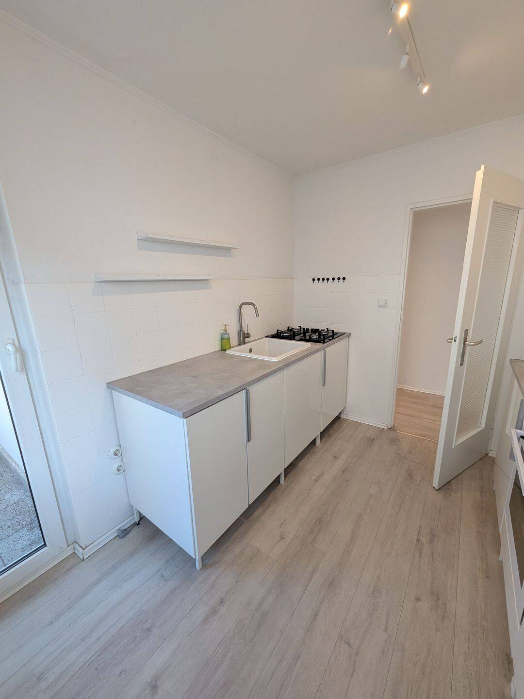 2-Raum-Wohnung mit Balkon + EBK in der 2. Etage, 90443 Nürnberg