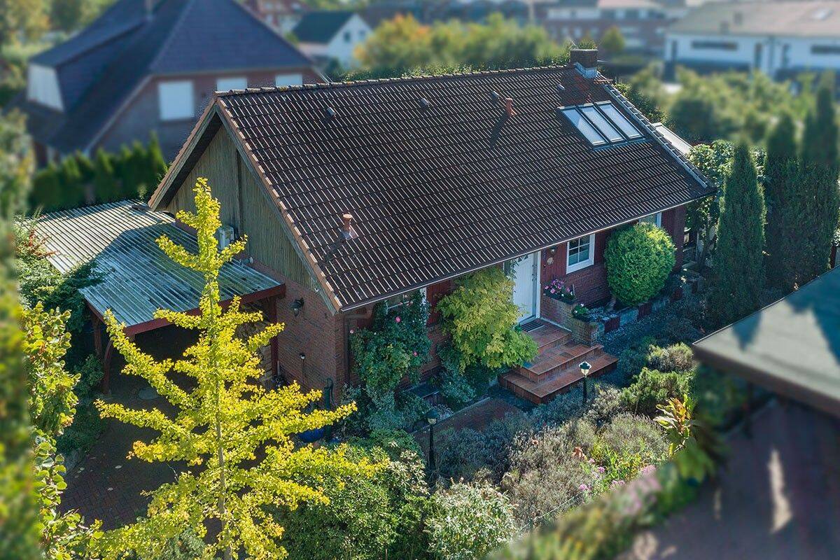 Attraktives und top gepflegtes EFH mit Kamin, Sauna, Vollkeller und Carport in bester Ortslage, 21514 Büchen