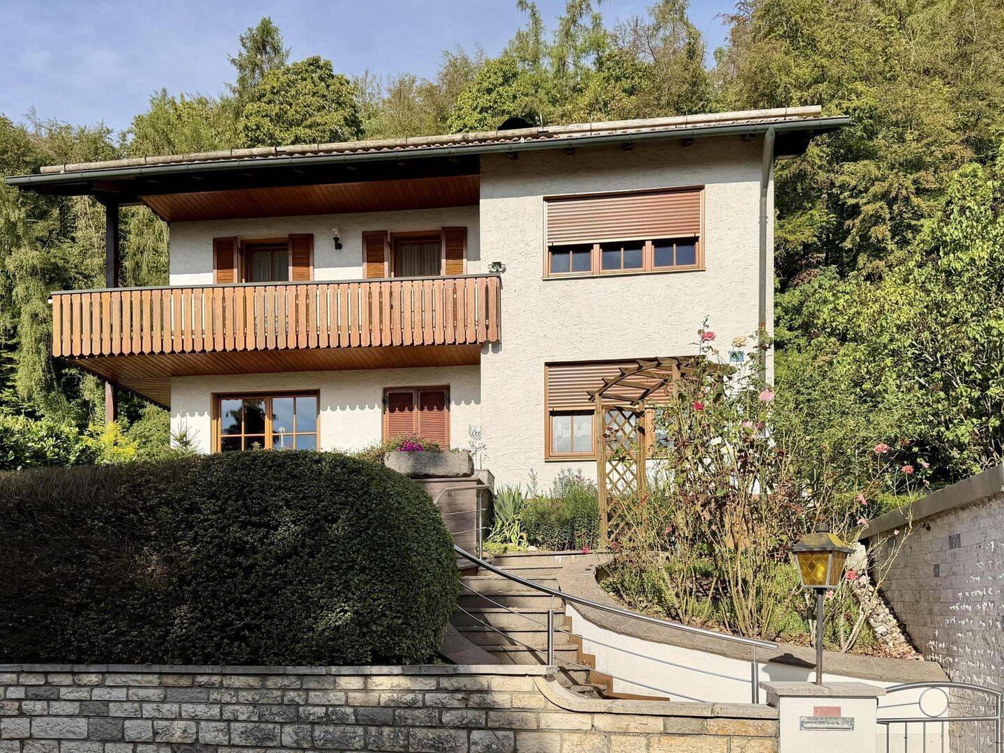 Sonniges Familienidyll mit Weitblick – gepflegtes Einfamilienhaus in Kelheim, 93309 Kelheim