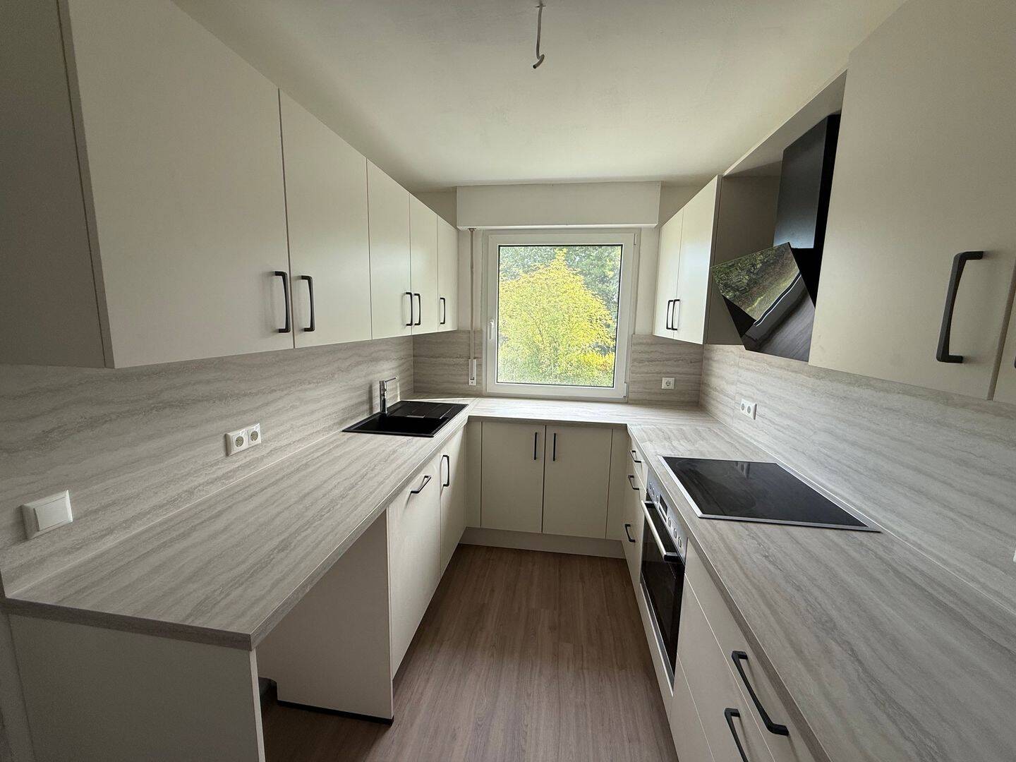 Frisch sanierte 3-Zimmer-Wohnung mit Küche und Balkon in Groß-Umstadt, 64823 Groß-Umstadt