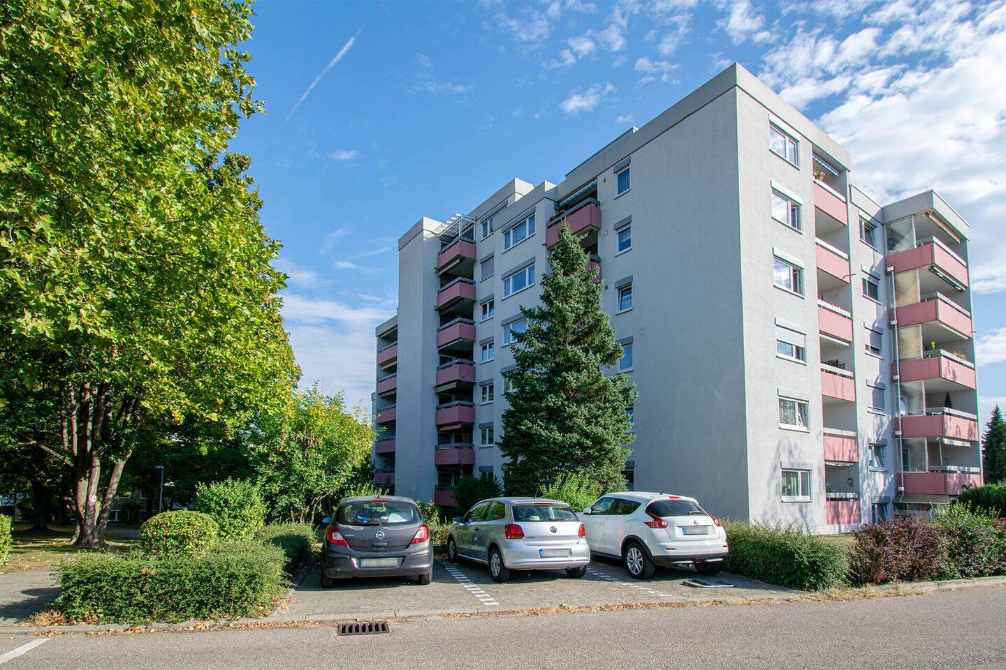 Große Wohnung zum selbst gestalten mit zwei Balkonen und einem Stellplatz, 71665 Vaihingen an der Enz