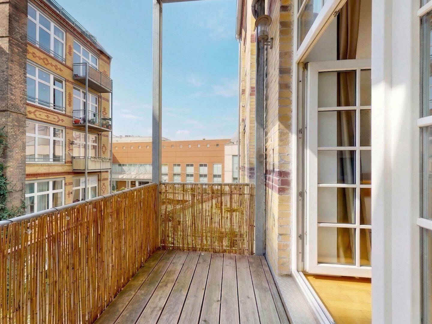 Bezugsfreie Altbauwohnung mit Loft-Charakter und Balkon, 10437 Berlin (Pankow Prenzlauer Berg)