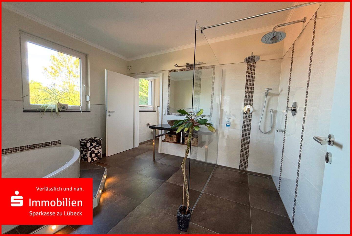 Belle Etage mit Balkon, eigenem Garten und Wellnessbad, 23570 Lübeck (Travemünde)