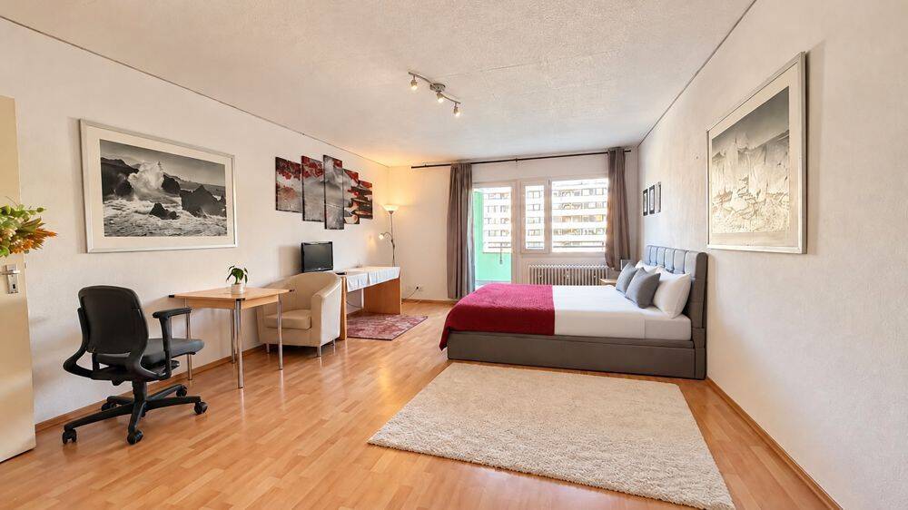 Bezugfrei: 3/4-Zimmer-Wohnung mit zwei Balkonen und Tiefgarage in Charlottenburg, 14059 Berlin (Charlottenburg-Wilmersdorf Charlottenburg Westend)