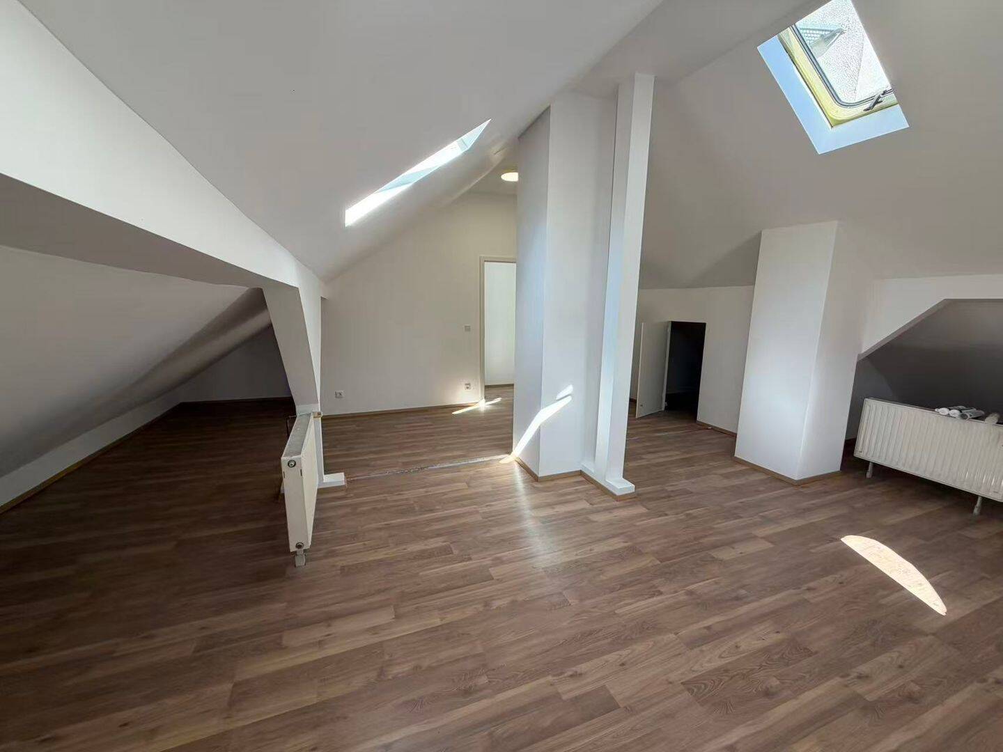 Möbliertes 90 m² Loft in Frankfurt am Main – All-inclusive, 63071 Offenbach am Main (Offenbach am Main Tempelsee)