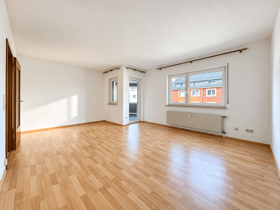 Attraktives Wohnen am Frankfurter Dornbusch – 3-Zimmer-Wohnung mit Wintergarten und Tiefgaragenstellplatz, 60320 Frankfurt am Main