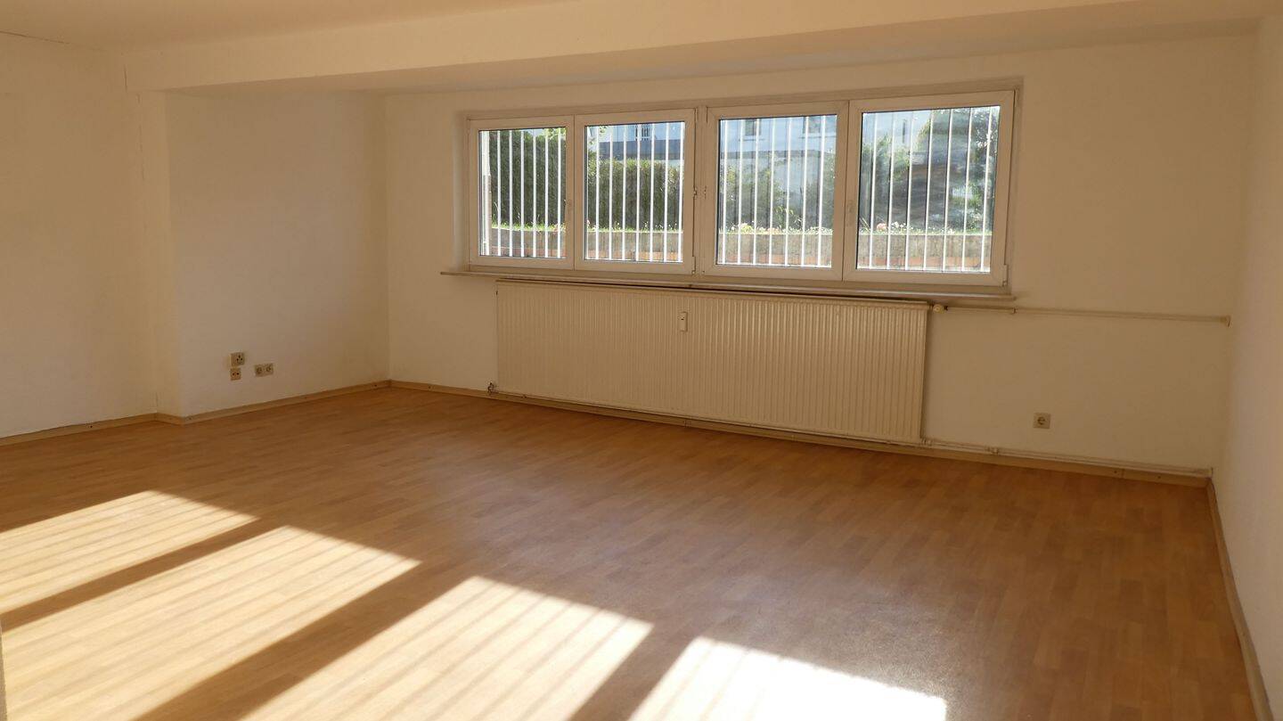 Schöne helle 1 Zi. Souterrainwohnung, 40 qm, Küche,Tageslichtbad,provisionsfrei, 63165 Mühlheim am Main