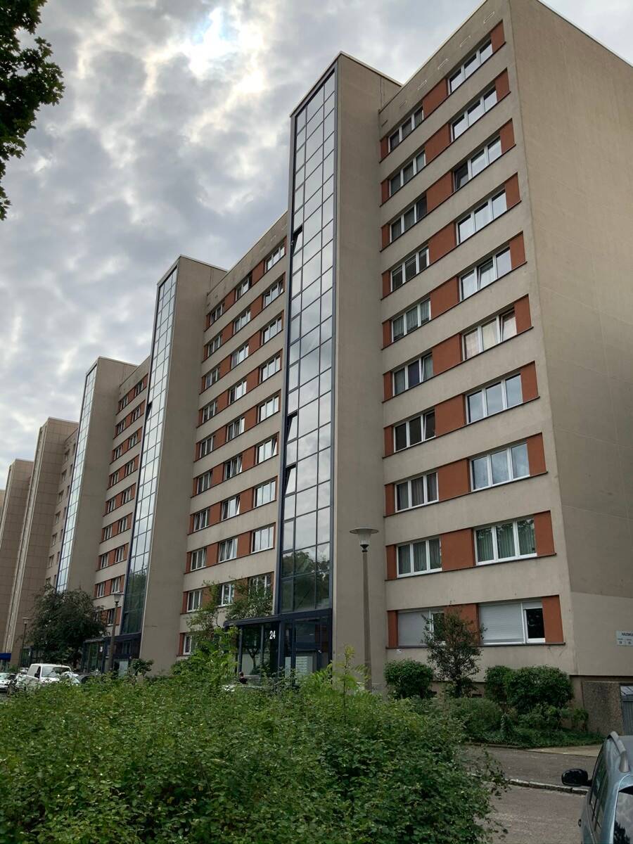 Frisch renoviert! Großzügige 3 Raum Wohnung mit Balkon und Aufzug, 1307 Dresden