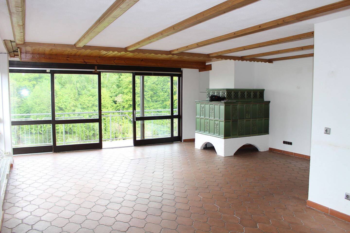 Großzügige 3-Zimmer-Wohnung mit 2 ca. 33 m² Hobbyräume in Deggendorf mit herrlicher Aussicht zur Donau, 94469 Deggendorf