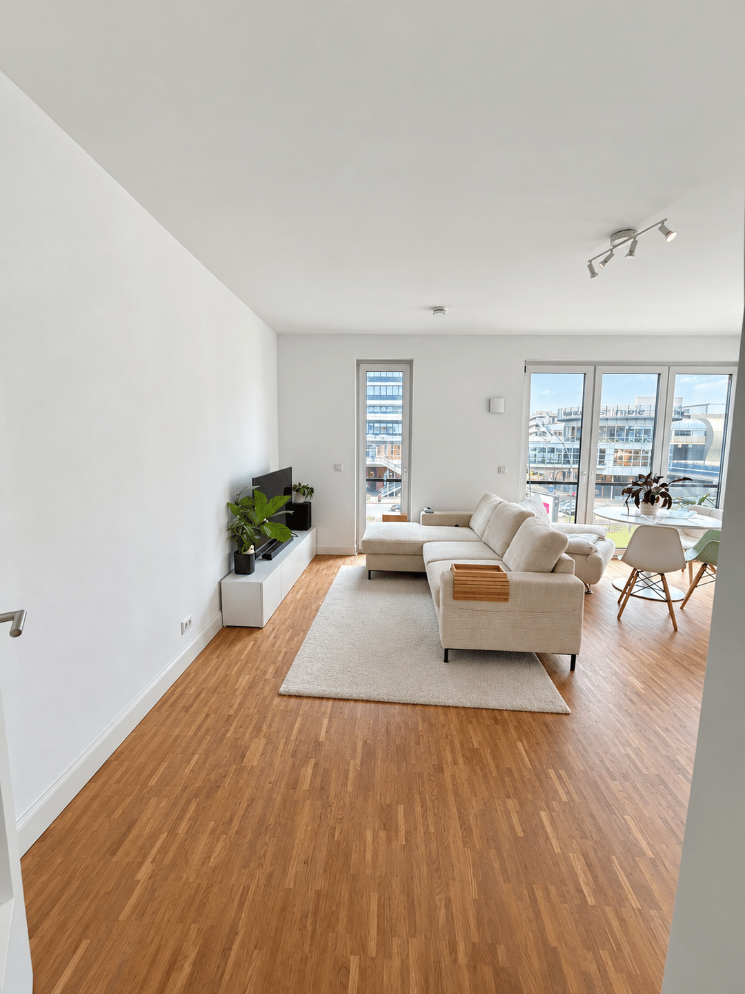 Helle 60 m² Wohnung in Hamburg-Uhlenhorst – 2,5 Zimmer, möbliert, 22081 Hamburg (Hamburg-Nord Barmbek-Süd Uhlenhorst)