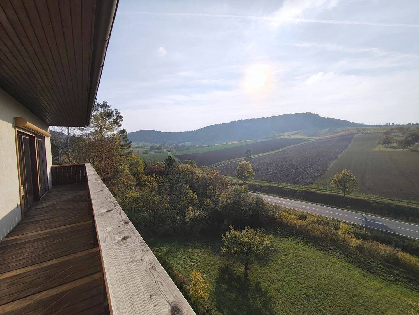 Großzügige, helle 3 Z- Wohnung mit EBK- vom Balkon haben Sie einen herrlichen Fernblick, 97355 Castell