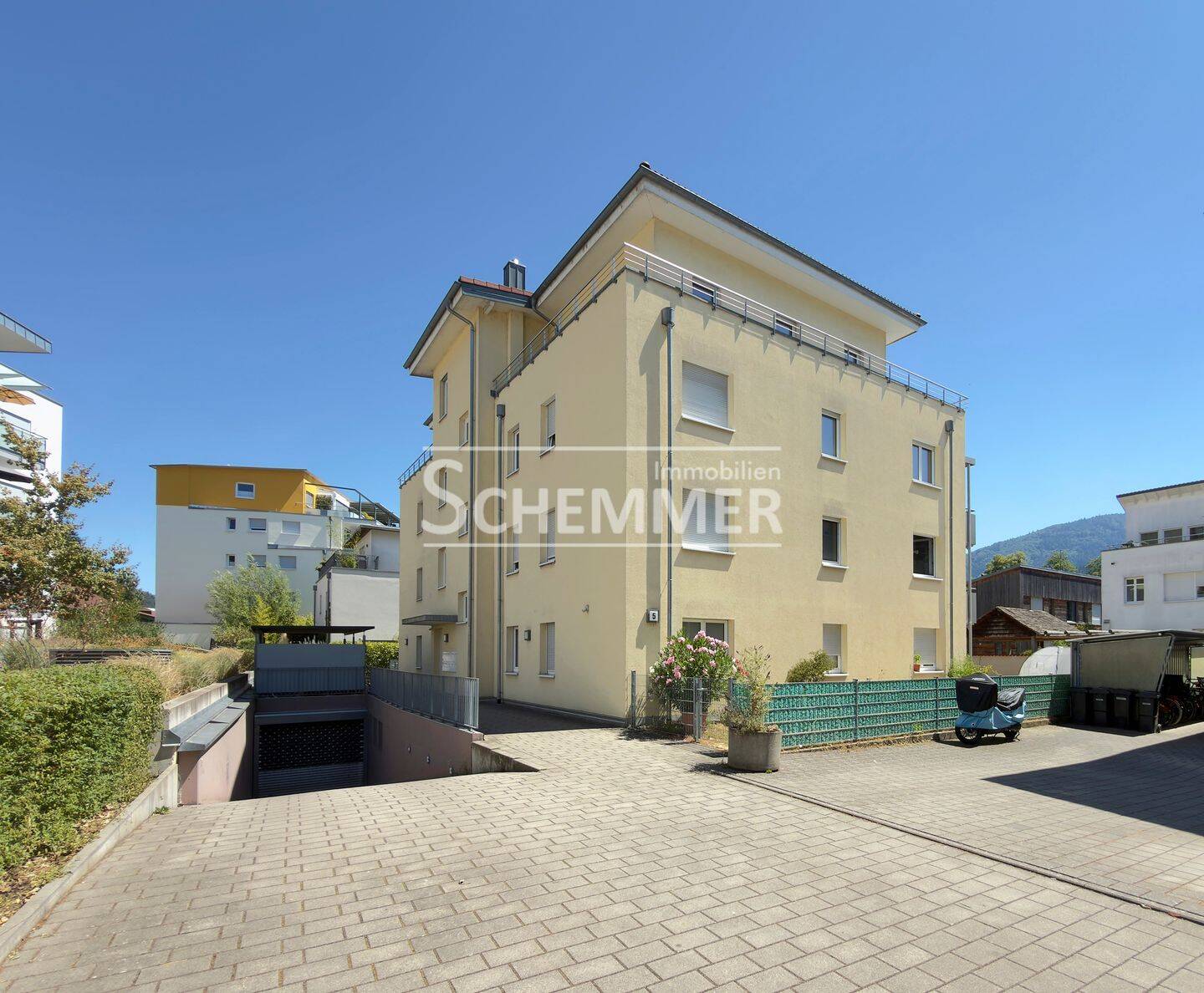 Waldkirch +++ Exklusive 3,5-Zi.- Penthouse-Whg. mit 3 TG-Stellplätzen- barrierefrei –, 79183 Waldkirch