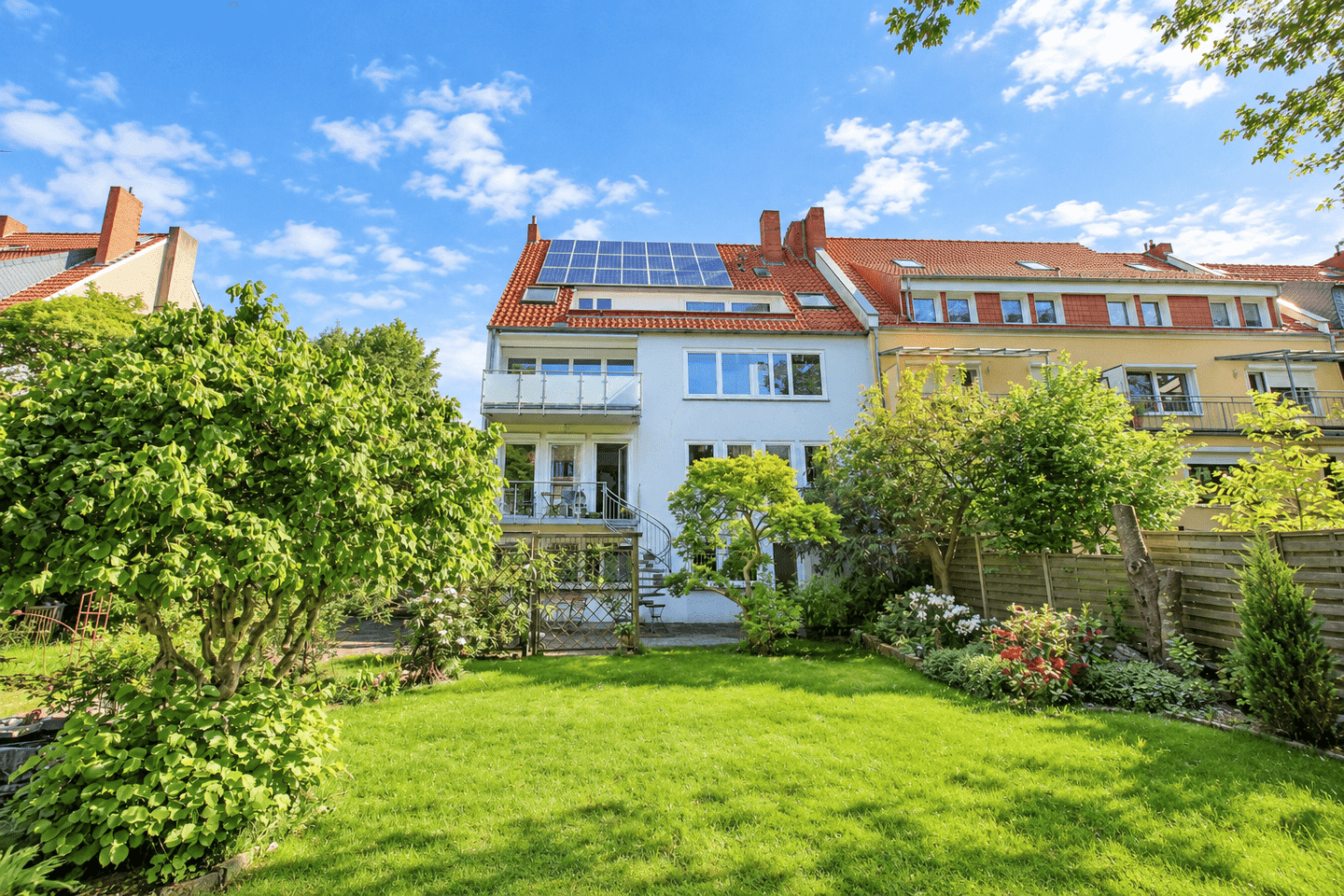 Modernisierte 5-Zimmer-Maisonette Wohnung, 2 Balkone | Bremen-Woltmershausen, 28197 Bremen