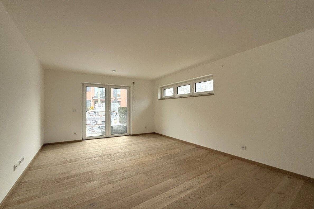 Neubau pur im Erdgeschoss mit Gartenanteil – 2-Zimmer-Wohnung zum Wohlfühlen, 81247 München (Allach-Untermenzing Pasing-Obermenzing)
